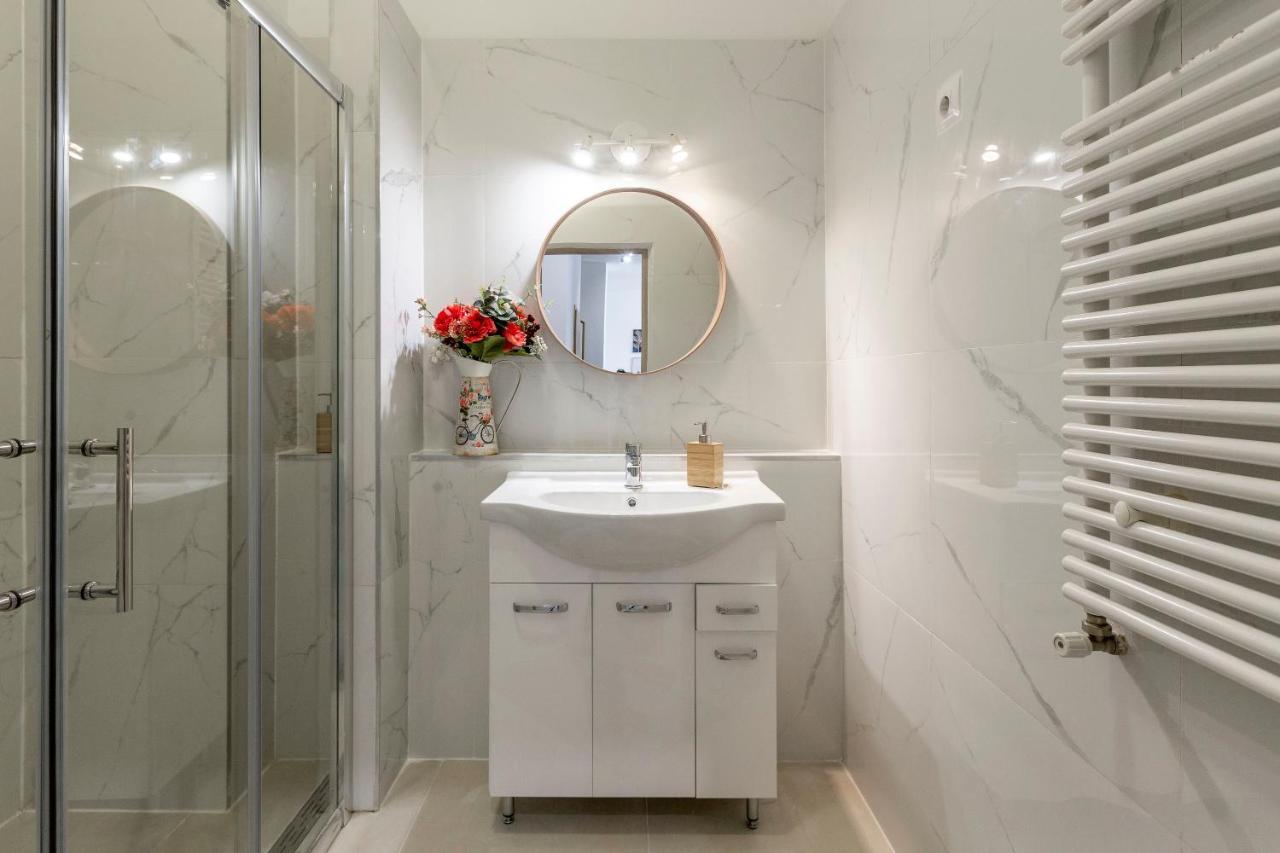 Luxurious Art Deco In The King Street Appartement